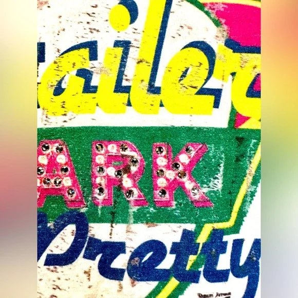 EUC Trailer Park Pretty White Slightly Cropped Tee Sz L - Picture 3 of 16